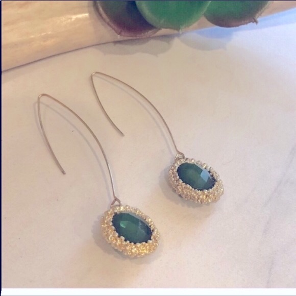 Boho-Vtg Gold & Emerald Green Costume Jewel Dangle Drop Earrings